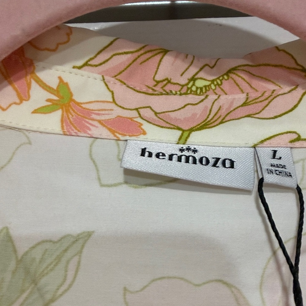 New with Tags floral dress. Large - Picture 7 of 9